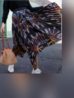 Asymmetrical Accordian Chain-Print Pleated Skirt Size M
